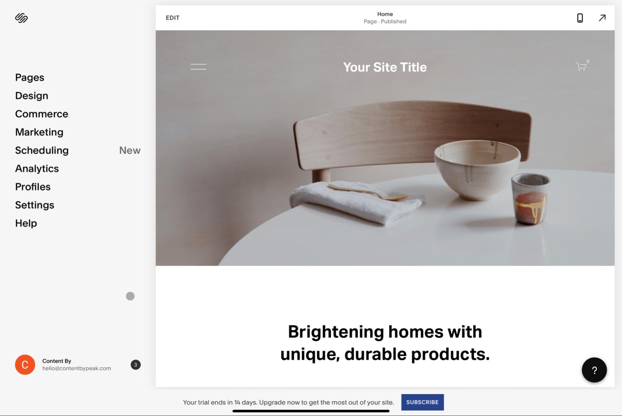 Шаблон Squarespace для магазину аксесуарів для дому з дерев'яним стільцем, мискою та серветкою